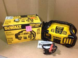 DEWALT 2800 Peak Amp Jump Starter 1000-Watt Power Inverter with Digital Compressor&nbsp&nbspin good condition