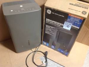 lot 86 image: GE 45 pt. Dehumidifier with Built-In Pump in good condition