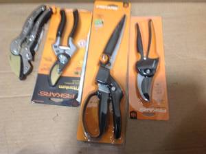 lot 1 image: MIX LOT OF FISKARS SHEARS & CUTTERS in good condition