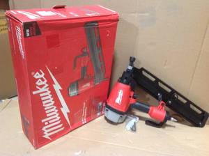 lot 5 image: Milwaukee Pneumatic 3-12 in. 21 Degree Full Round Head Framing Nailer &nbspin good condition