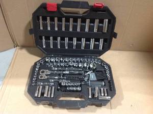 lot 14 image: Husky Mechanics Tool Set (119-Piece) &nbspin good condition