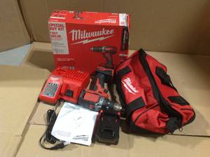 lot 20 image: Milwaukee M18 12 Compact DrillDriver Kit &nbspin good condition