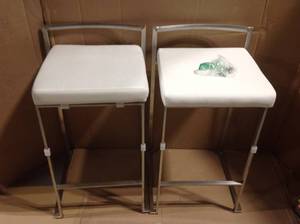 lot 27 image: Fuji 26 in. Stainless Steel Stackable Counter Stool with White Velvet Cushion (Set of 2) &nbspin good condition