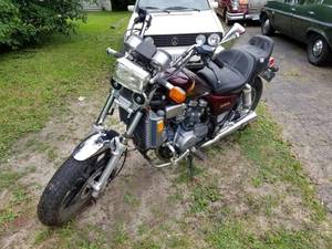 lot 7 image: 1984 Honda Magna Motorcycle