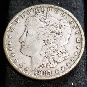 lot 26 image: 1887 MORGAN SILVER DOLLAR