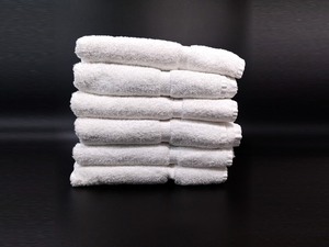 lot 539 image: 6 Premium 100% Cotton All 28x55 White Bath Towels