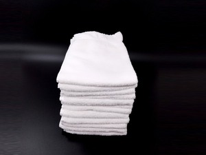 lot 531 image: 12 Premium 100% Cotton All White Floor Towels