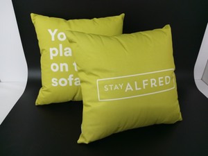lot 565 image: 4 Green Throw Pillows