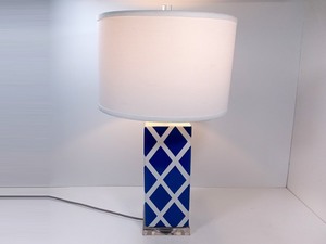 lot 625 image: Blue Garden Lattice Table Lamp 1-light Acrylic Table Lamp