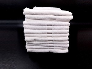 lot 537 image: 12 Premium 100% Cotton All White Floor Towels