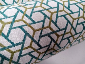 lot 708 image: 2 Long Pillow with geometric shapes