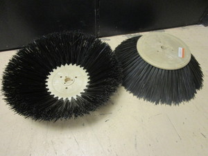 lot 402 image: MALISH 13 FLOOR MAINTENANCE MACHINE SIDE BROOMS - NEW