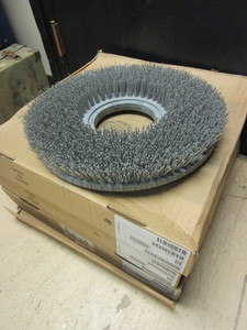 lot 405 image: FLOOR MAINTENANCE MACHINE  16 BRUSHES - NEW