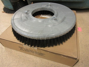 lot 409 image: FLOOR MAINTENANCE MACHINE 15 BRUSH - NEW