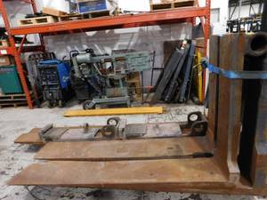 lot 9 image: 30,000lb capacity 70 Pin Style Forks