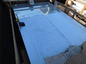 lot 17 image: NEW Freezer Door & Track