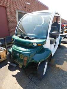 lot 10 image: 2001 Gem E825 Electric Utility Cart - for parts or repair