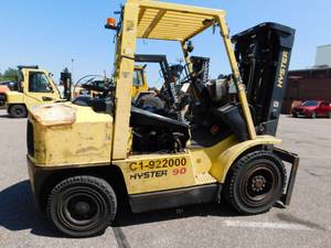 lot 12 image: 2005 Hyster H90 XMS 9000lb LPG Forklift