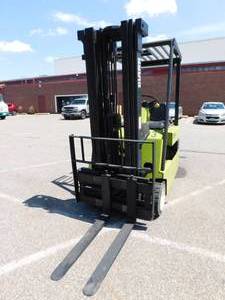 lot 14 image: Clark TM20 Forklift