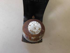 lot 24 image: Nissan Receiver Hitch with 2 Ball