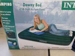 lot 46 image: Twin Air Mattress & Adult Size Sleeping Bag
