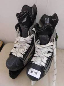 lot 48 image: Fuel 110-AG Kids Size 4 Ice Skates