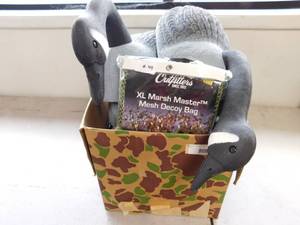 lot 49 image: Box of Hunting Decoys with Carrying Bag