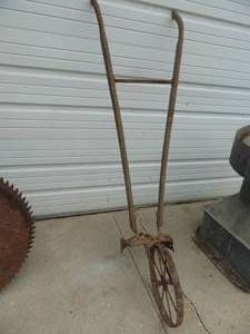 lot 2 image: Antique Culuator