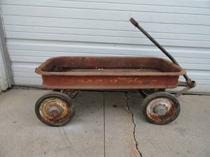 lot 14 image: Vintage Radio Flyer Wagon