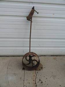 lot 17 image: Vintage Pullie With Bracket