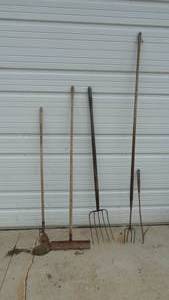 lot 29 image: Vintage Tools