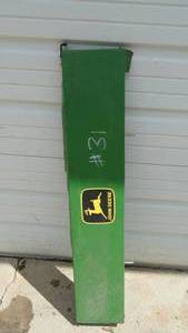 lot 31 image: John Deere Side Panel