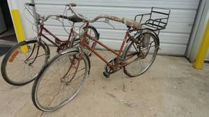 lot 34 image: Vintage Schwinn Bikes