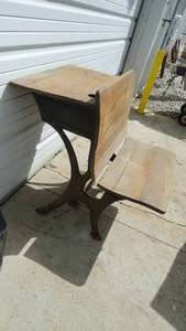 lot 37 image: Vintage School Desk