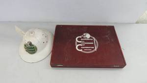 lot 45 image: Consolidated Breeders Cooperative Wall Cabinet & Hat