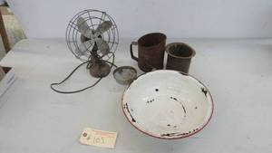 lot 109 image: Vintage Items