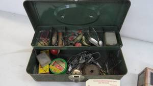 lot 122 image: Vintage Fishing Items