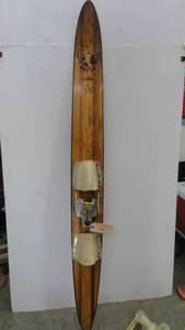 lot 126 image: Vintage Wood Water Ski