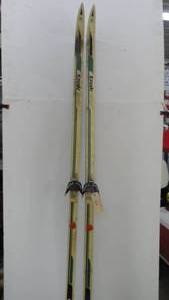 lot 132 image: Skis