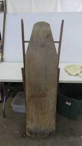 lot 134 image: Vintage Wooden Iron Board