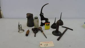 lot 138 image: Vintage Items