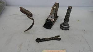lot 190 image: Vintage Items