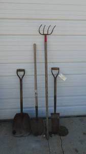 lot 199 image: Lawn Tools