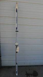lot 200 image: Vintage Skis
