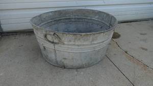 lot 203 image: Vintage Wash Tub
