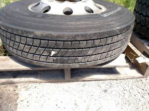 lot 9 image: Recap 29575R22.5 Tire on Aluminum ...