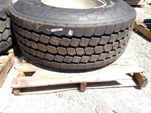 lot 36 image: Goodyear 42565R22.5 Tire on Alumin...
