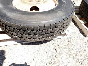 lot 59 image: Recap 29575R22.5 Tire on Hub Pilot...