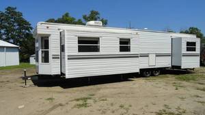 lot 2 image: 2000 Woodland Park Inc.