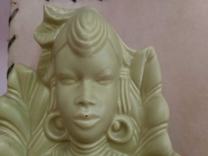 lot 8 image: African Figural Woman TV Lamp